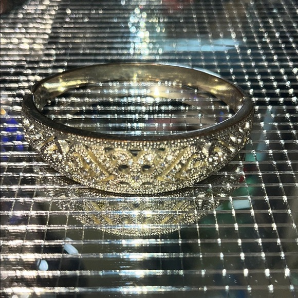 # 705-Elegant, sturdy, silver rhinestone Women's Bracelet - Picture 1 of 1